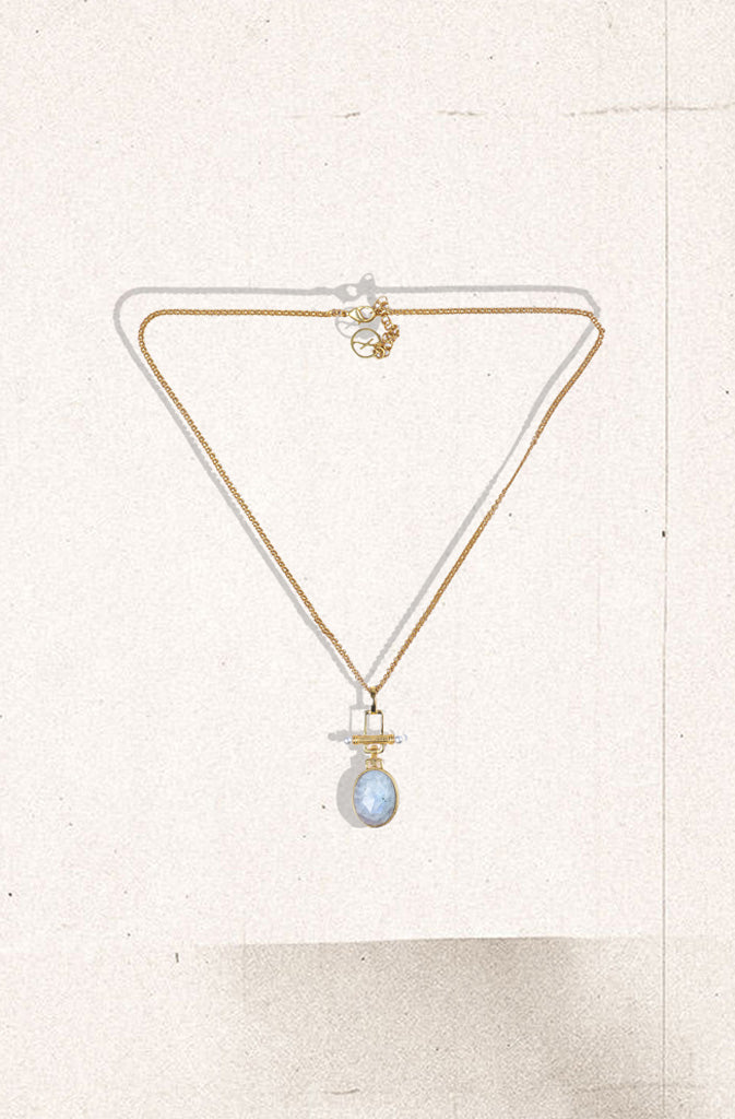 Air Necklace - Rainbow MoonstoneNecklaceA collection inspired by the elements, with this style representing the air.An intricate and bright gold chain with a large oval pendant made of Rainbow Moonstone, wGlobalistinaAir Necklace - Rainbow MoonstoneGlobalistina