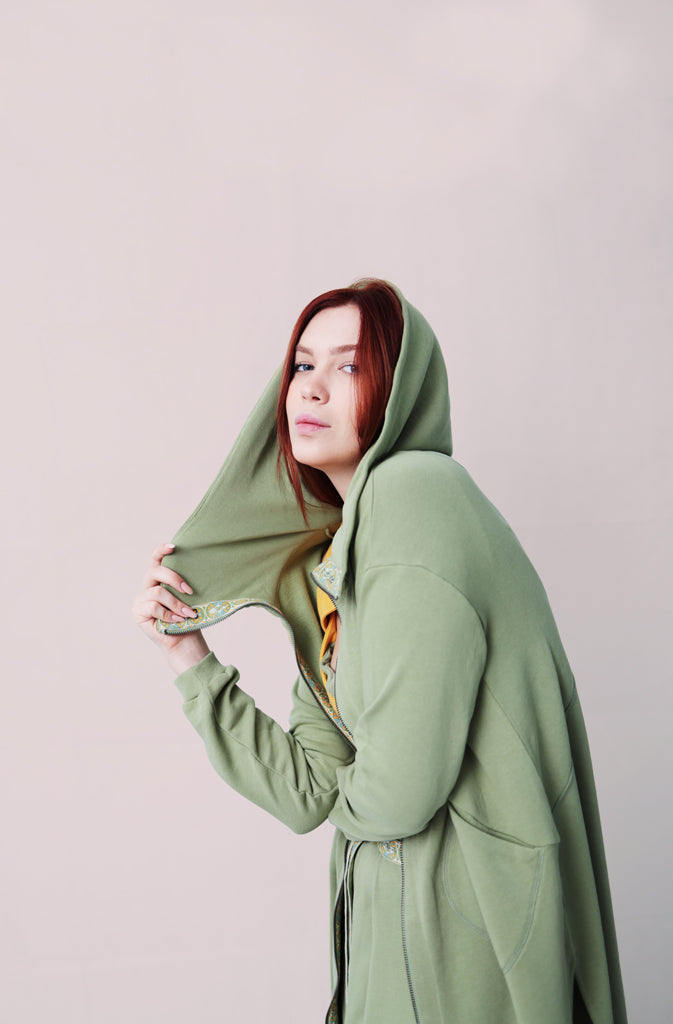 Tulita Long Zip Hoodiezipped cardiganHooded, long zip hoodie in cosy organic cotton terry.Tulita was made to cater for as many seasons and situations possible.Be it a breezy summer evening, warming up aGlobalistinaTulita Long Zip HoodieGlobalistina