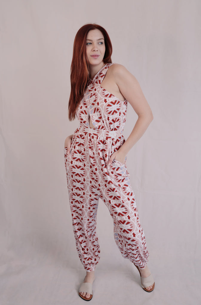 Sohar JumpsuitjumpsuitHigh-wasted jumpsuit in a soft and stretchy cotton/lycra mix.Slightly lowered crotch and tighter ankle hem.The high wasted design creates a visual lengthening of theGlobalistinaSohar JumpsuitGlobalistina